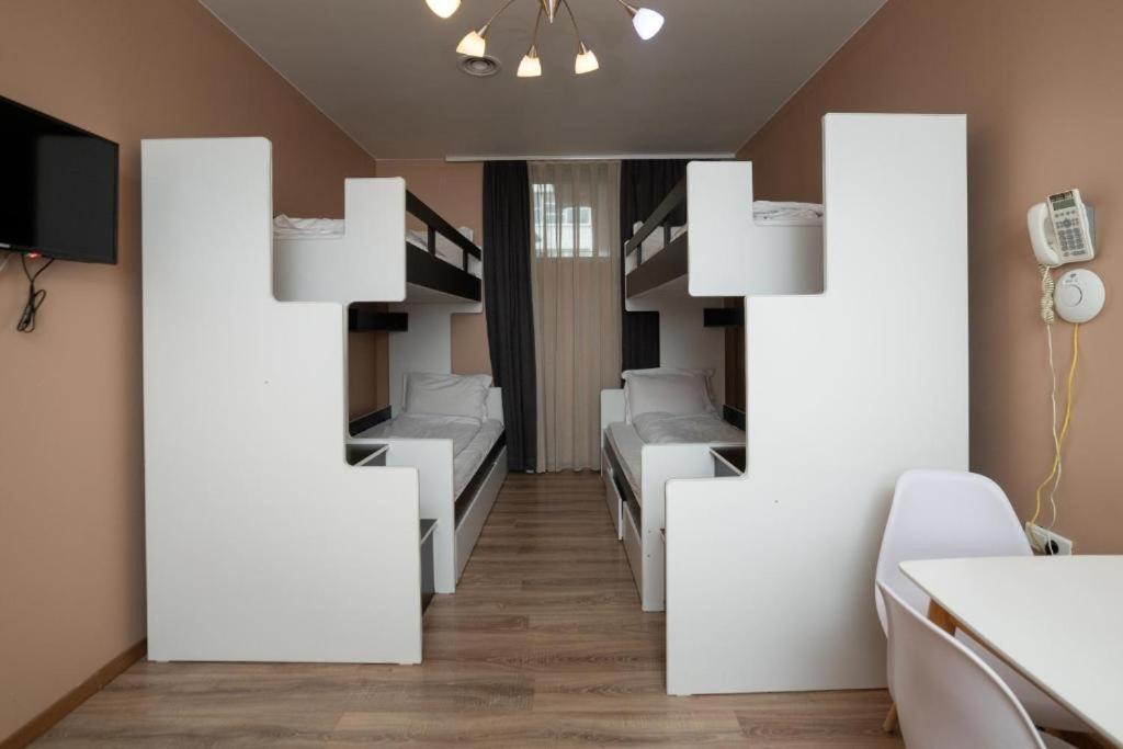 Hotel Gloria Ks Prishtine Bagian luar foto